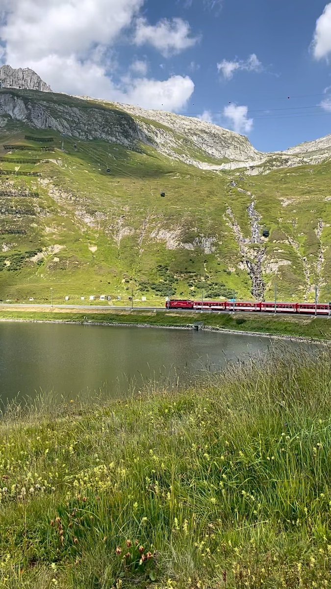 miss_laugherbox's tweet photo. Oberalppass in Graubünden, Switzerland. https://t.co/GhefAsNIpF