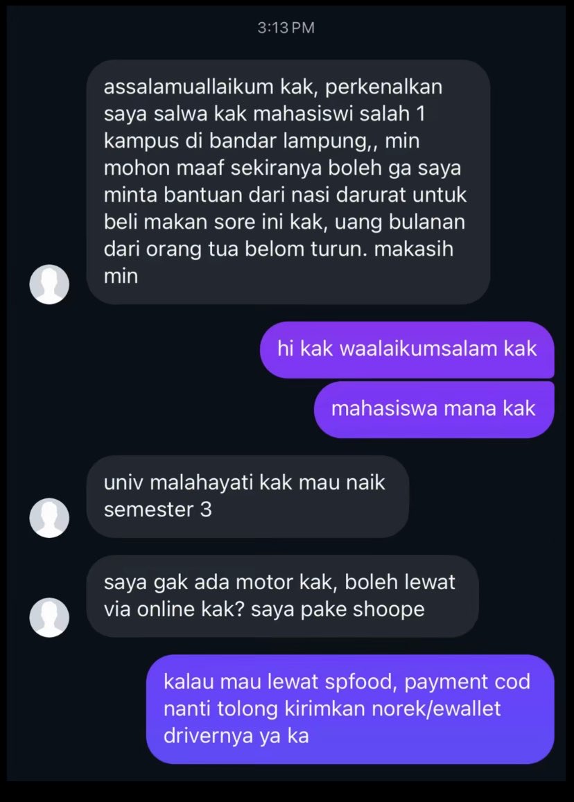 itszweedy's tweet photo. Uang bulanan dari ortu belum turun dan chat ke nasi darurat, tapi yang mau di co malah PANGSIT CHILI OIL sama DIMSUM MENTAI 😭😭😭

Dan dia bilang nganggep itu makanan berat bukan jajanan. Namanya nasi darurat ya yang dipesen itu nasi, kecuali adminnya minta suruh beli sembako. Kok ada ya orang yang pd banget kaya gini, ini mah lagi BM tapi ga punya duit, Salwa Salwa😭
