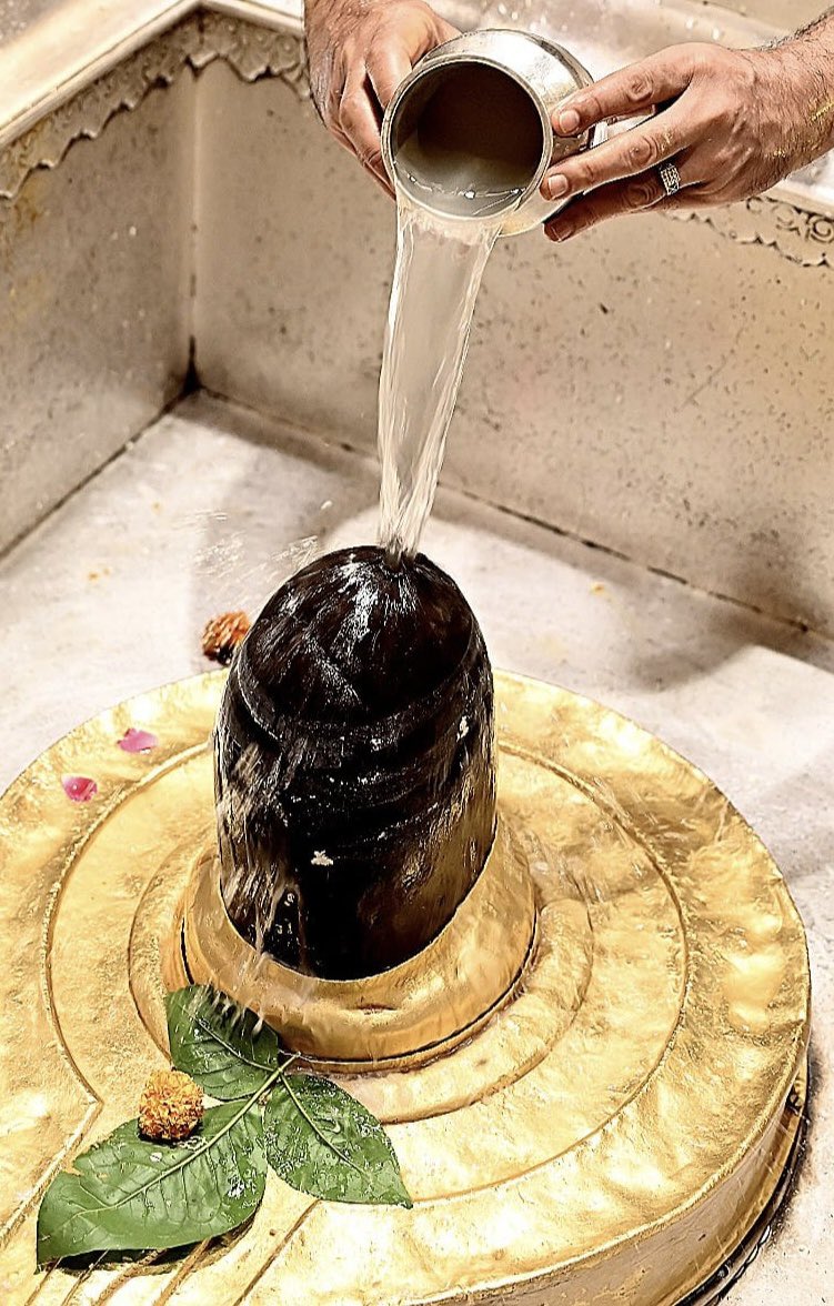 12Jyotirling's tweet photo. श्री काशी विश्वनाथ ज्योतिर्लिंग मंगला आरती श्रृंगार | 07.10.2026

Shri Kashi Vishwanath Jyotirlinga Mangala Aarti Shringar | 07.10.2026 https://t.co/4XirMolpYj