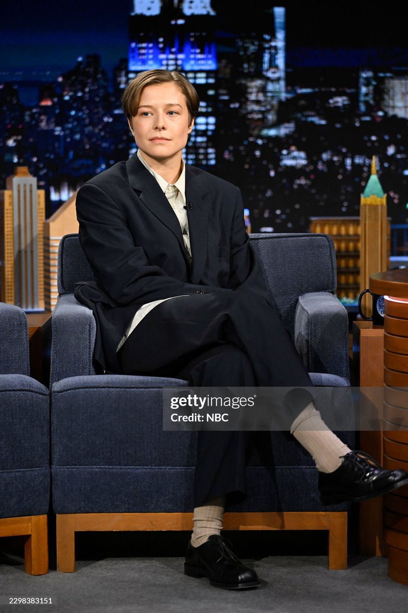 emmathinkerr's tweet photo. Emma D’Arcy on ‘The tonight show, starring jimmy fallon’ https://t.co/f8Fkcdr8OE