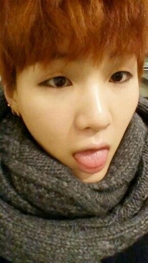 jimgIoss's tweet photo. yoongi blep :P https://t.co/G37HkPAuiB