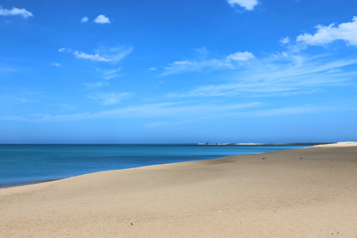 ayazbulut1's tweet photo. Tuy Hoa Beach: biển xanh, cát mịn và nhịp sống yên bình. https://t.co/1EMuWkB3Dy