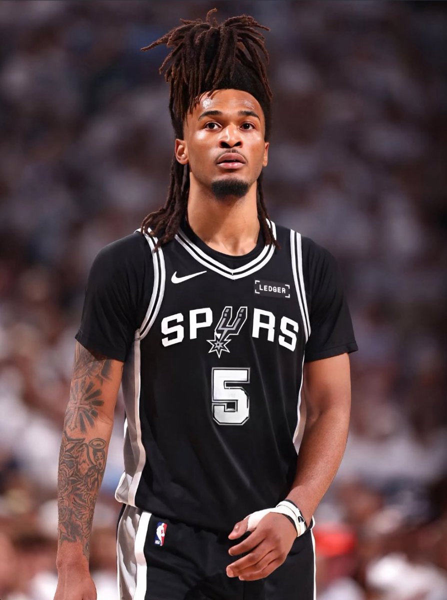 SpursLegion's tweet photo. Be honest who would you rather have on your team for the next 5 years https://t.co/A1CHjeQr01