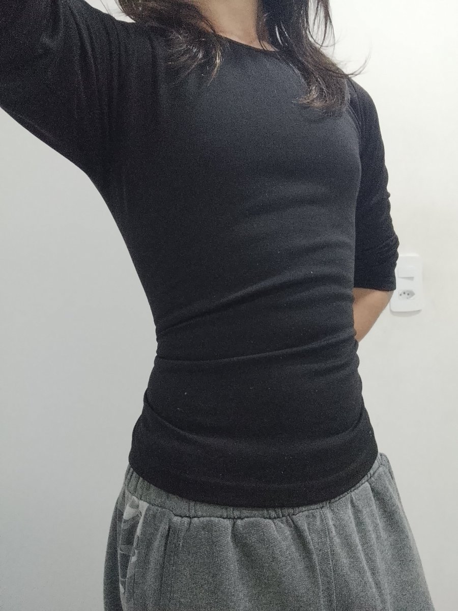 D1PP3R9's tweet photo. Meu corpo que por alguma razão incomoda muita gente, não escolhi ser um Twink, minha genética me amaldiçoou https://t.co/vsrFZDPYtw