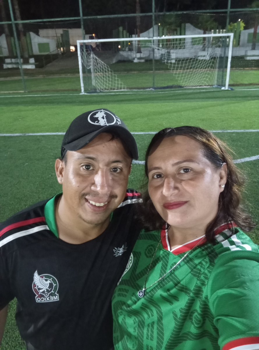 KoframF's tweet photo. Memo te amamos 
#LaEraDeRafa https://t.co/lScpfM7lPw