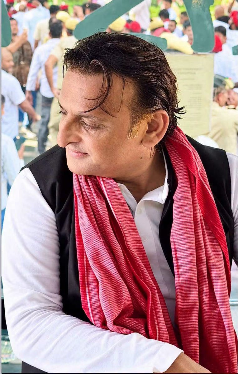 SultanM19044988's tweet photo. आदरणीय @yadavakhilesh  जी ❤️ https://t.co/Av9gcINq7o