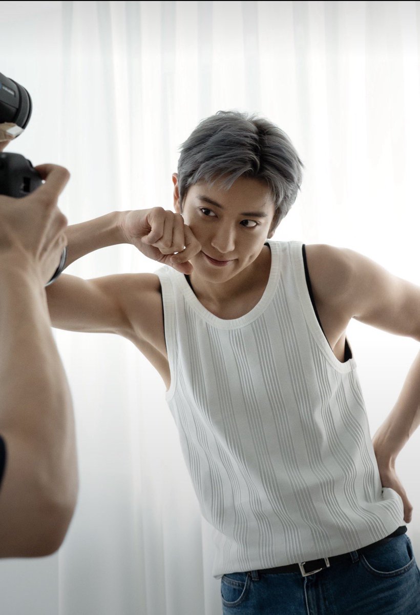 PCY_BASE's tweet photo. OKCS Updates: Behind the Scenes with CHANYEOL ✨

#CHANYEOL #찬열 https://t.co/M3l79ucrW0