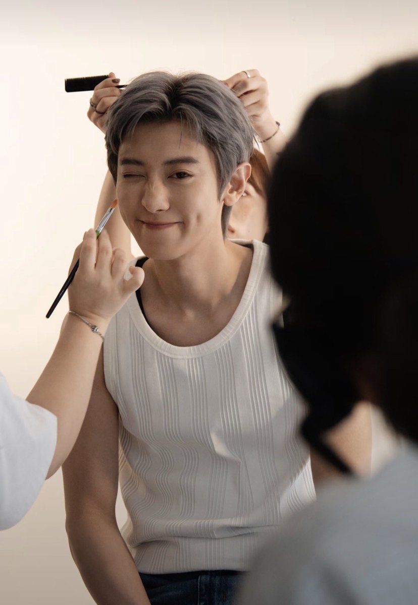 PCY_BASE's tweet photo. OKCS Updates: Behind the Scenes with CHANYEOL ✨

#CHANYEOL #찬열 https://t.co/M3l79ucrW0