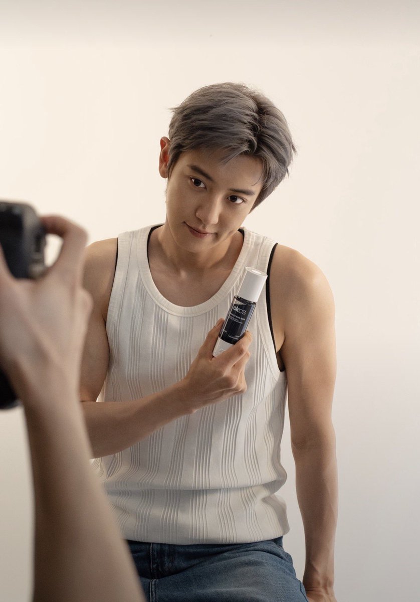 PCY_BASE's tweet photo. OKCS Updates: Behind the Scenes with CHANYEOL ✨

#CHANYEOL #찬열 https://t.co/M3l79ucrW0