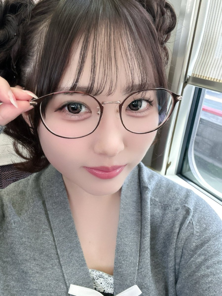 orihime_IDOL's tweet photo. ついにメガネデビューしちゃいました♡

#自撮り界隈 https://t.co/2iNBY3aOXW