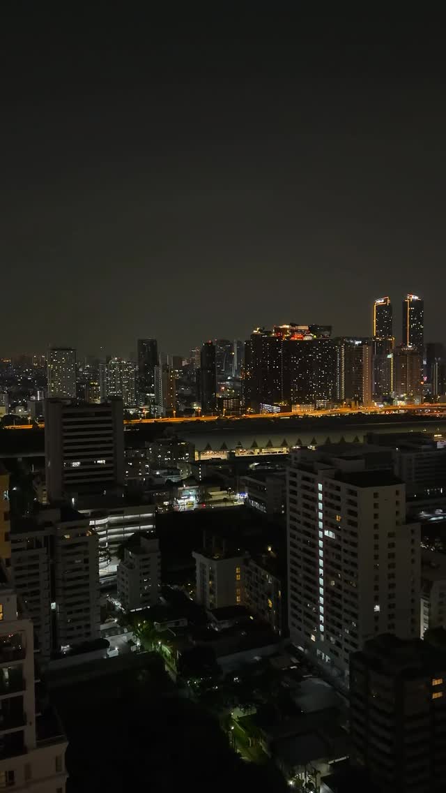 AG_arianaG's tweet photo. Bangkok is more than traffic, chaos, and crowds. Slow down, look closer, and you’ll find Chinatown nights, hidden alleys, and calm skyline views—the side many tourists miss. https://t.co/7QdmcHlfn4