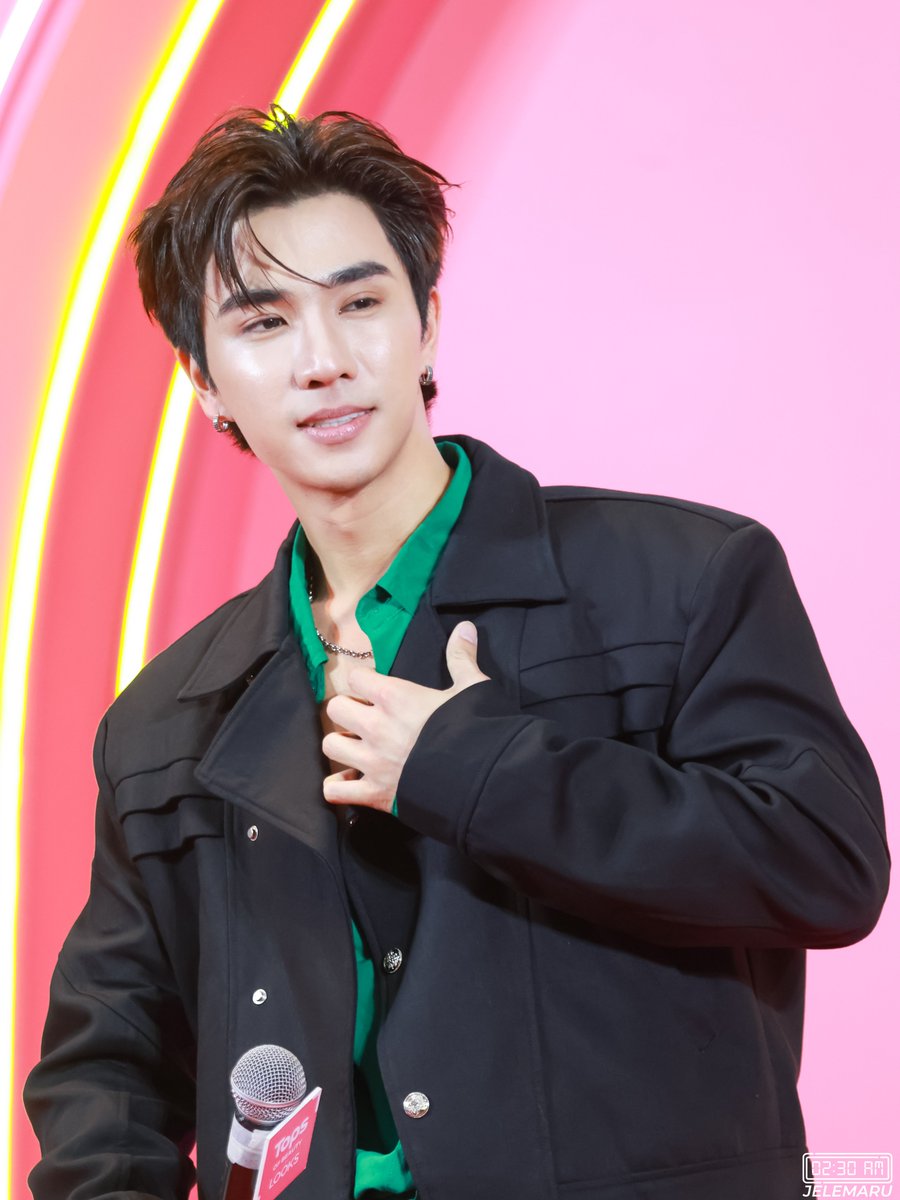 JeleMaruSpace's tweet photo. ขอแอบโชว์กล้ามนิดนึง
PERTH X TOPS OF GOHAIR 

#GOHAIRxPerth 
#PerthTanapon https://t.co/XZgcFTlJiF
