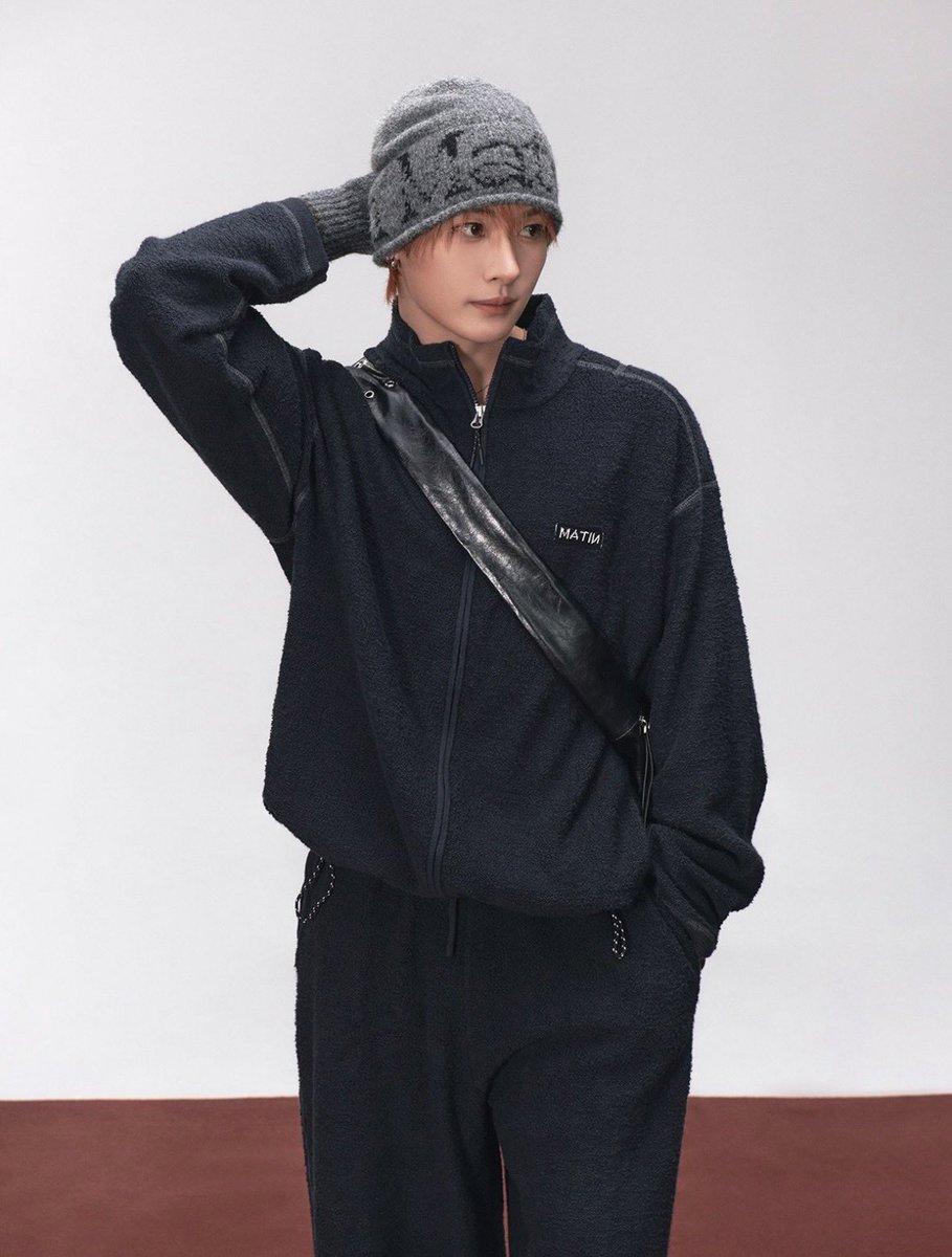 _mnh5201's tweet photo. まだまだ新しいMatin KimのLOOK出てくるの嬉しすぎる
一枚目の表情なんかきゅるきゅるで可愛い…美人さんすぎるなㅠㅠㅠ https://t.co/Mvb2kBdw8O