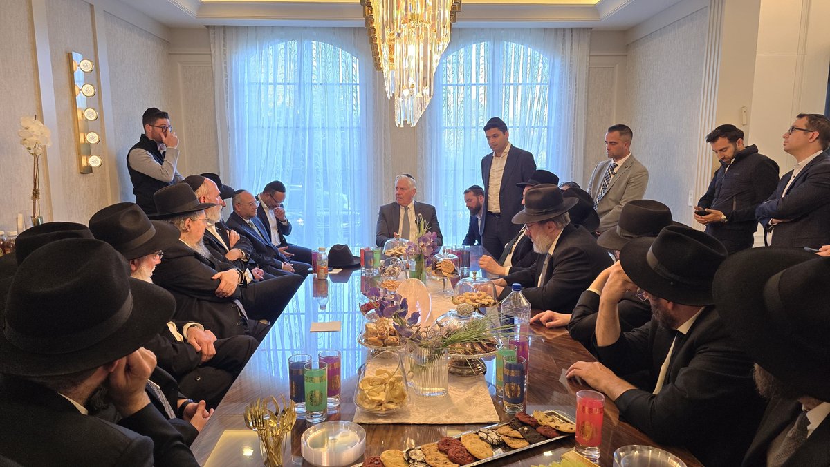 Avi__Goldstein's tweet photo. Had the opportunity to spend the day with @NassauExec Bruce Blakeman in Monsey, meeting with local Rabbanim and community leaders so he could hear our concerns firsthand, and we could hear his vision for New York.

A community that's engaged is a community that's heard! https://t.co/zUjAnjhtWq