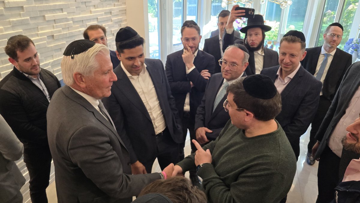 Avi__Goldstein's tweet photo. Had the opportunity to spend the day with @NassauExec Bruce Blakeman in Monsey, meeting with local Rabbanim and community leaders so he could hear our concerns firsthand, and we could hear his vision for New York.

A community that's engaged is a community that's heard! https://t.co/zUjAnjhtWq