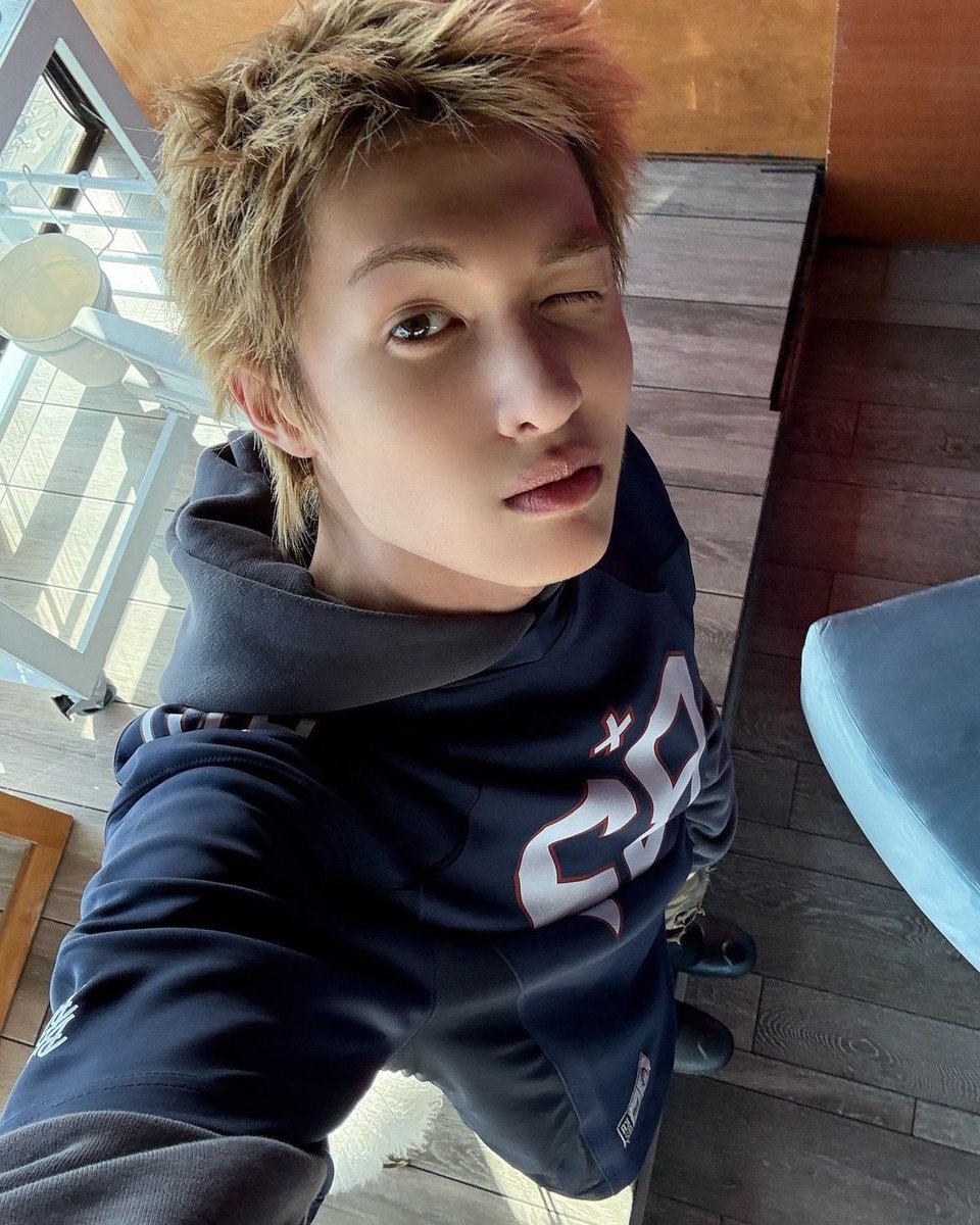 edwrsmartin's tweet photo. martin's selfies https://t.co/3QcZYkbcII