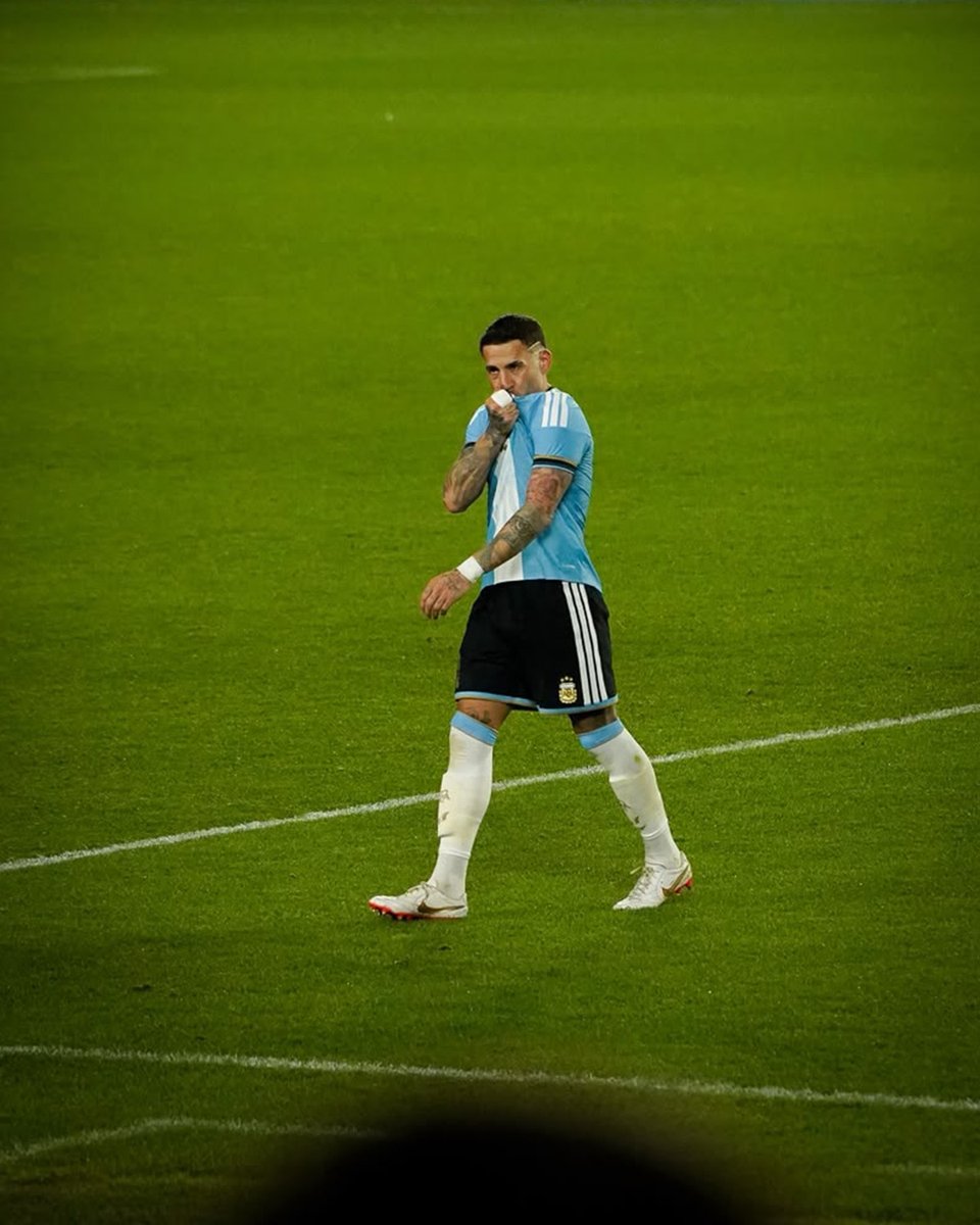 RiverPlate's tweet photo. 🫡 General @Notamendi30 🇦🇷🤍❤️🤍 https://t.co/3f0dZwFHrr
