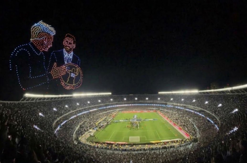 Gauyo's tweet photo. Me voy a dormir. Pasen los mejores memes de los drones. https://t.co/OVAgCF0PfZ
