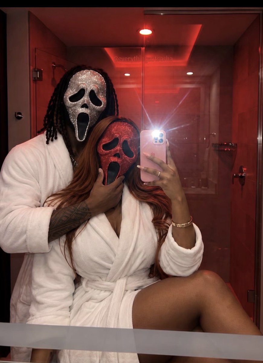 BigMikeeee___'s tweet photo. Halloween Goals 🎃💕 https://t.co/MowjOB6kk7