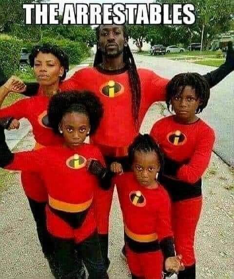 BawlsOPlastic's tweet photo. WE WUZ TRYN ON DA HALLO WEEN COSTOOMES AND SHEEEEEEEEEIT https://t.co/Jw93yYiQaJ