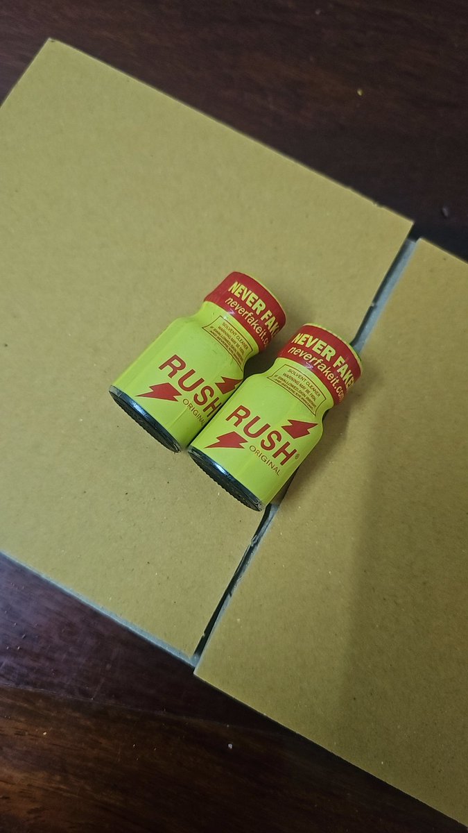 Kaok9955's tweet photo. สินค้าพร้อมส่งนะคับ ราคาถูก ขายส่ง
มีเก็บเงินปลายทาง

เริ่มขวดละ 350บ.
สนใจสั่ง Line : PWDshop

#ป๊อปเปอร์ #poppers #ดมป๊อป https://t.co/GR10Sdt1bg