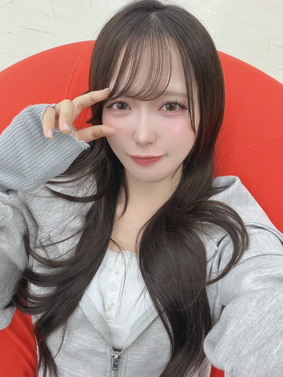 tanda_hazuki's tweet photo. ねおりーでぃんぐ
「スライム倒して300年 
知らないうちにレベルMAXになってました」
お稽古始まってます.ᐟ.ᐟ

どんな朗読になるかお楽しみに🎀

人をだめにするクッションあまりにも良すぎて
おうちに大きいの欲しい🥱
#ねおスライム倒して300年 https://t.co/HcGIvz7Y5M