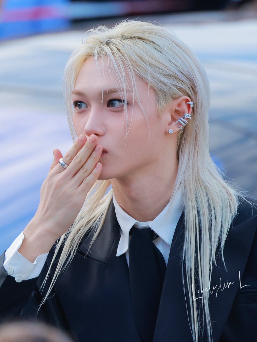 lovelffllee1024's tweet photo. 261006 LVSS27

💙🤍❤️

#FELIXxLVSS27 #FELIX 
@LouisVuitton 
#straykids #felix #필릭스 
 #フィリックス #ピリちゃん https://t.co/AHN31zPlqR