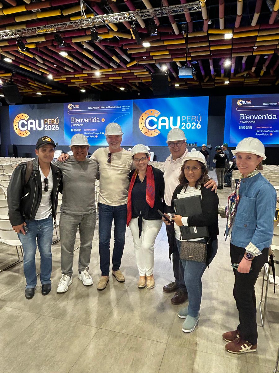 CAU_URO's tweet photo. ¡La cuenta regresiva terminó! ⏱️ 

El salón principal del Congreso CAU 2026 está listo para llenarse de conocimiento y experiencias. Mañana, 7 de octubre, abrimos las puertas desde temprano. ¡Bienvenidos todos! 🤝

 #CAU2026 #CongresoCAU #Bienvenidos #MañanaEmpezamos #Perú 🇵🇪 https://t.co/bA6UFwemkF