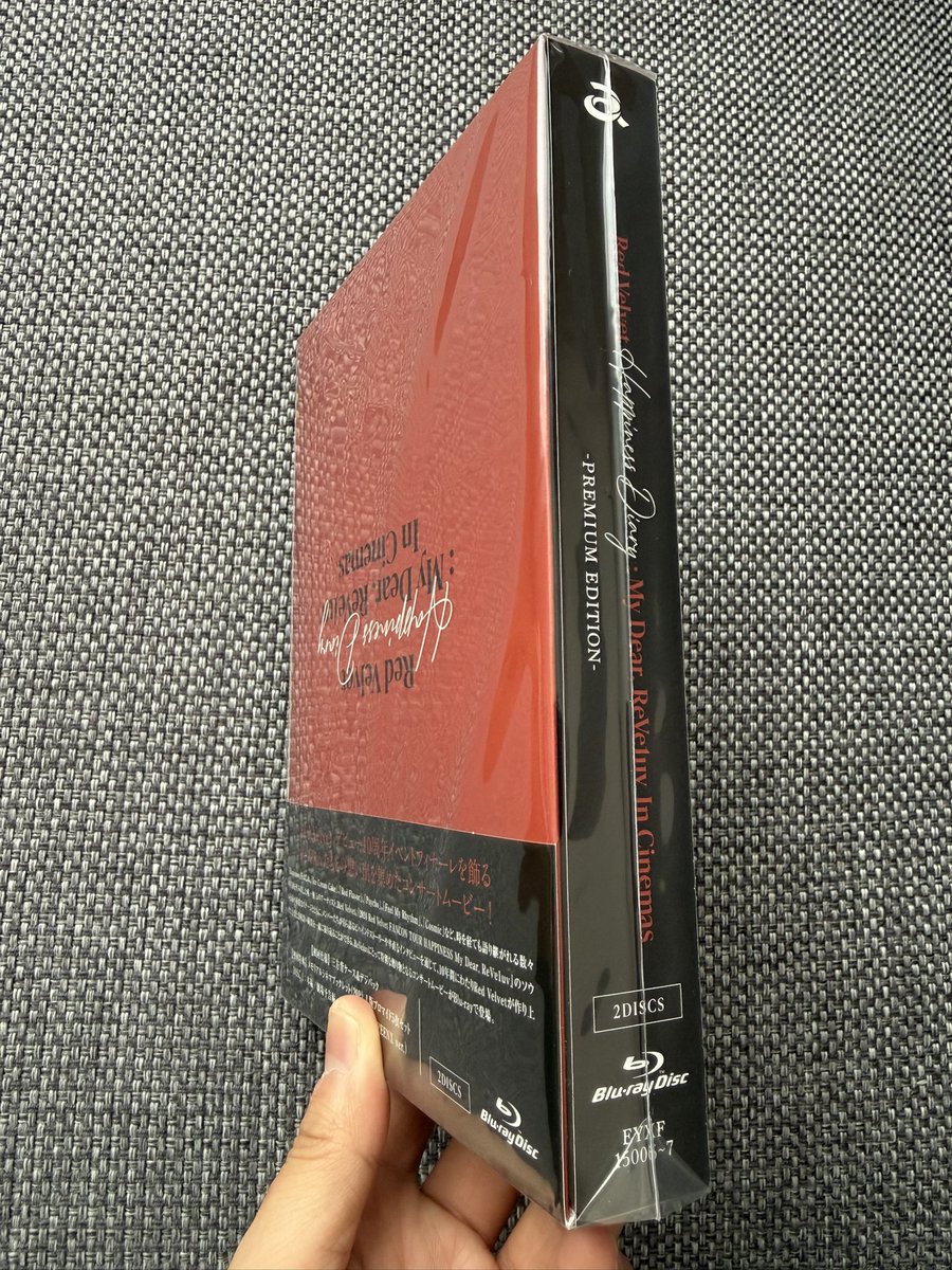 amnm8_13's tweet photo. パッケージのプリントミスってるかと思ったじゃん
色んな円盤買ってきたけど逆さまに封入するって、avexってメルカリなのかよ笑 https://t.co/UkleBn2OuV