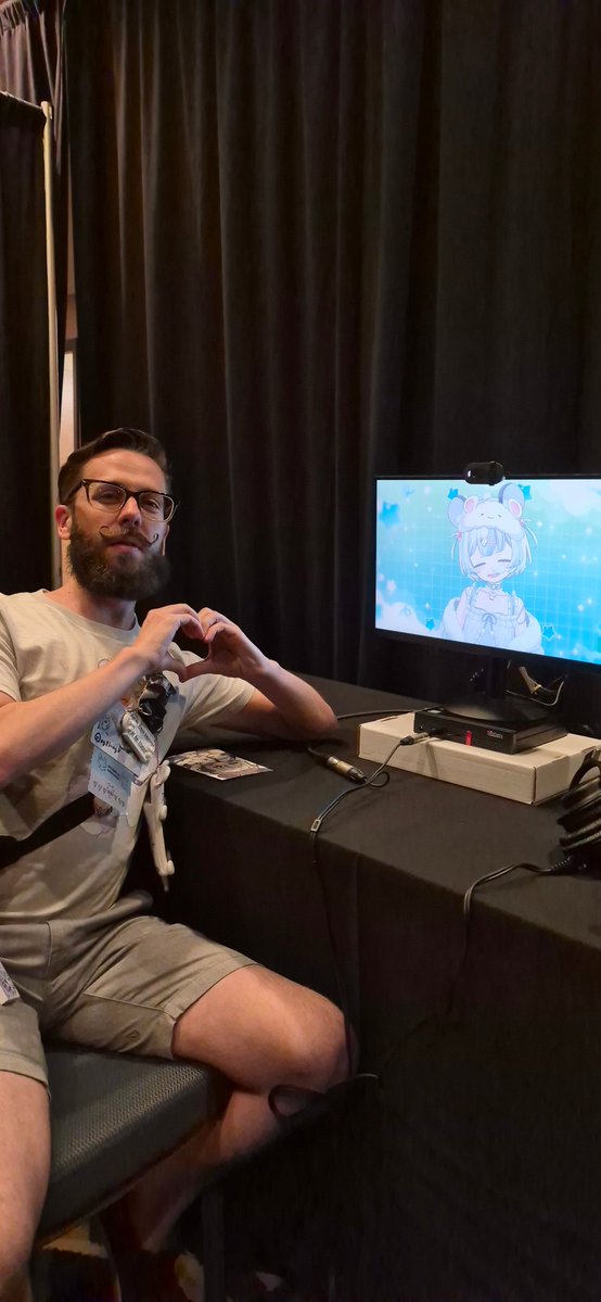 Mr__Strings's tweet photo. Late to post, but #moshiexpo was a fantastic weekend!

It was great to catch up with friends, and I got to meet some of the best vtubers to ever do it https://t.co/A4AbKR5nVx