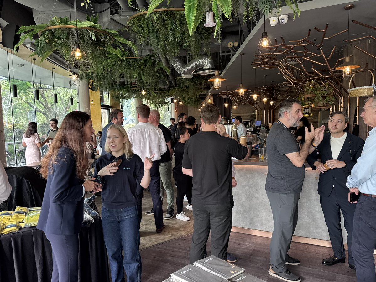 trex_network's tweet photo. Good morning, Singapore.

Opening Bell is open. A room of institutional, RWA and settlement people, seated and talking tokenization before Token2049 kicks off.

Hosted by us with @ZenithFdn and @KaikoData. 📷 https://t.co/wPSdGAHPd7