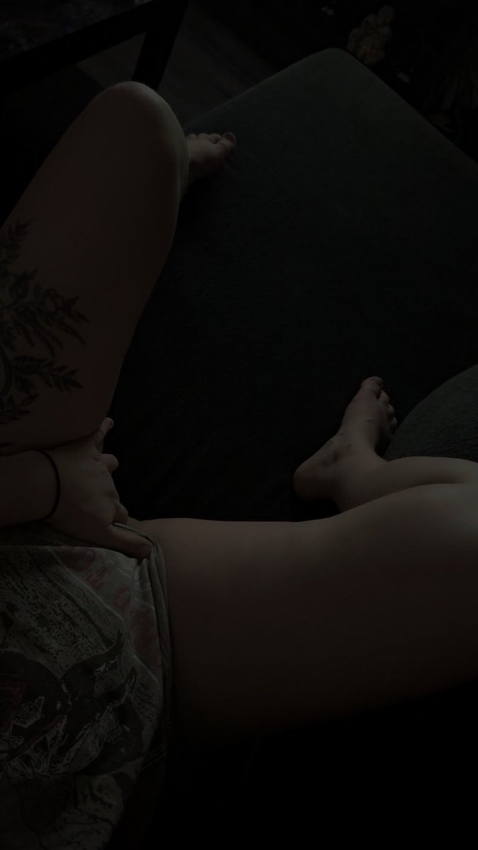 SexyTemptation4's tweet photo. Hot &amp; bothered 🥵  just a sneak peak to video content that will be on my only fans page 💦
Head there to be the first ones to see it when it’s posted 🤤 https://t.co/YfYHj93f54
