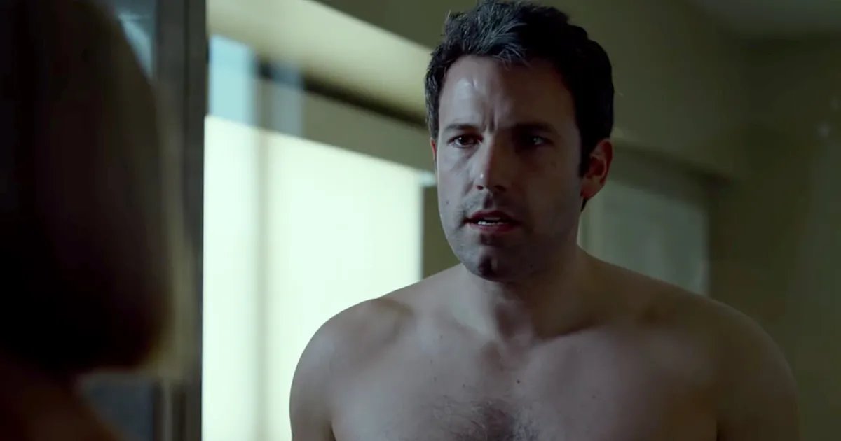 Variety's tweet photo. Ben Affleck confirms he didn’t wear a prosthetic for the shower scene with Rosamund Pike in “Gone Girl”:

“I’ve only worn one in one film, ‘Hollywoodland.’ It was a nose.”

Read the full cover story: https://t.co/0AIccRndMB https://t.co/UcxbU4F6Po