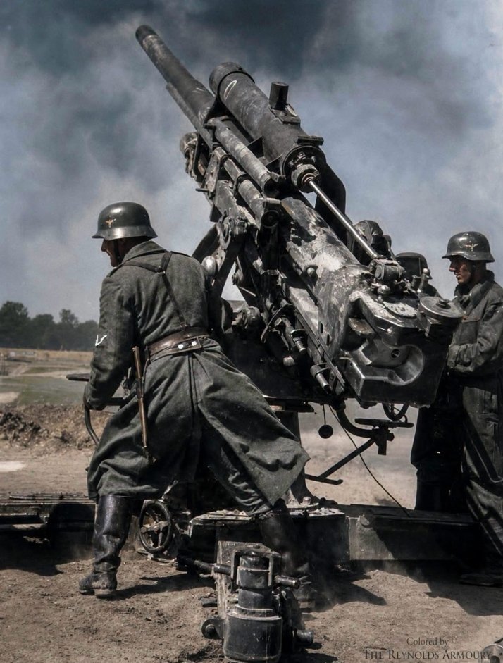 Das_Pazer's tweet photo. During #WorldWarII few weapons achieved such a feared reputation as the #German 88-millimeter barrel. For many #military historians, it was not only one of the most famous weapons systems of the conflict, but also one of the most effective ever deployed on the battlefield. https://t.co/DKwFDmk2dn