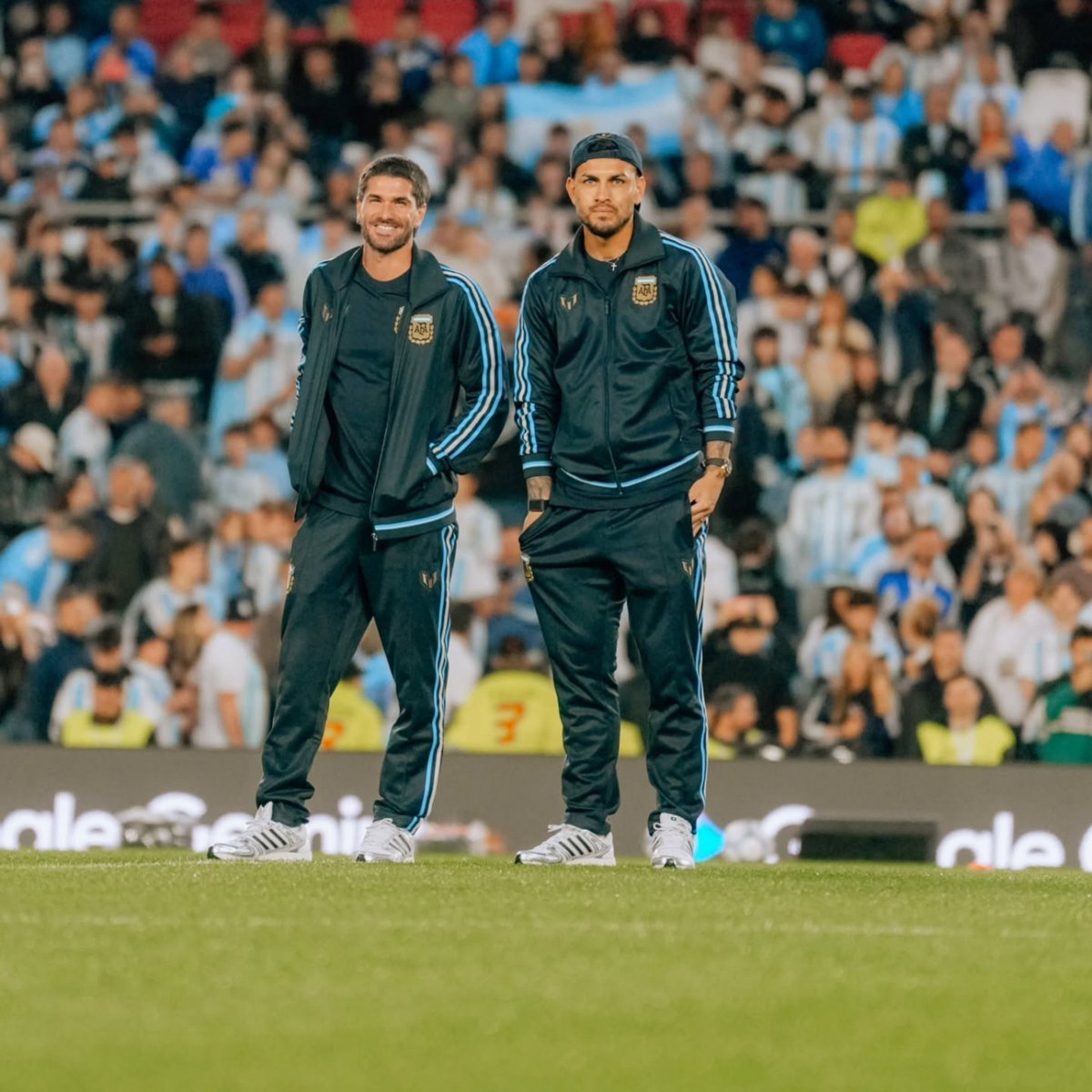 dyvizer's tweet photo. “𝖰𝗎𝗂𝗌𝗂𝖾𝗋𝖺 𝗊𝗎𝖾 𝖾𝗌𝗍𝗈 𝖽𝗎𝗋𝖾 𝗽𝗮𝗿𝗮 𝘀𝗶𝗲𝗺𝗽𝗿𝗲,
𝖢𝖺𝗌𝗂 𝗍𝖺𝗇𝗍𝗈 𝖼𝗈𝗆𝗈 𝘂𝗻𝗮 𝗲𝘁𝗲𝗿𝗻𝗶𝗱𝗮𝗱.”

@EL5DEB0CA https://t.co/MwSXiMi2Sg