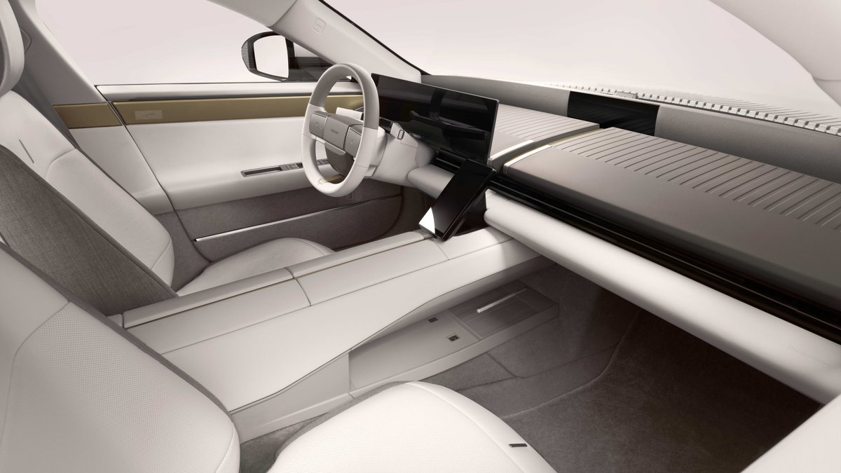NEWCARinjapan's tweet photo. ジャガー タイプ01が発表

日本:2188万円〜
BEV
全長5325mm
全高1403mm
Cd値0.23
23インチホイール
回転半径5.75m
24インチOLEDスクリーン
3モーター(1030ps/1365Nm)
0-100km/h 3.2秒
100-180km/h 4.0秒
4WD
EPA航続644km
350kW充電対応:22分(10-80%)
4WS
インテリジェントトルクベクタリング https://t.co/AHqfCjC5u4