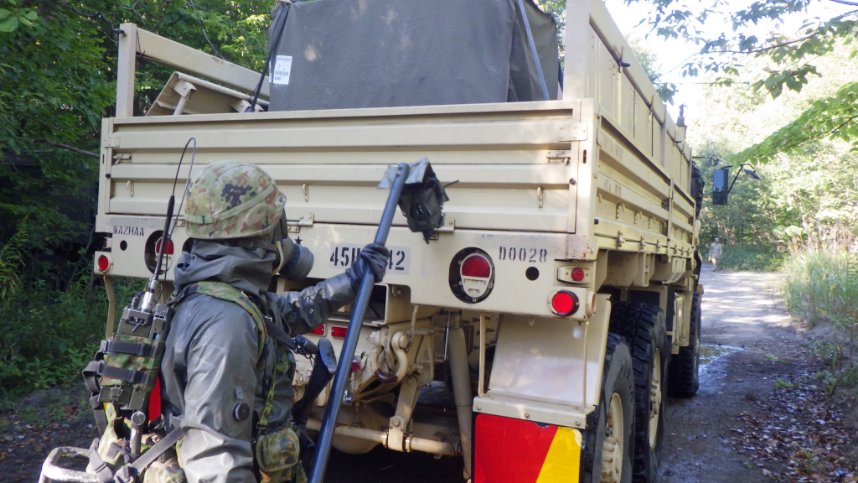 jsdf_gcc_cnbc's tweet photo. 中特防は令和８年度米豪陸軍との実動訓練「オリエント・シールド26」において車両除染訓練を実施しました。車両の特性に合わせた除染を実施し任務を達成！To Greater Heights!中特防!!#陸上総隊 https://t.co/sFX4u1TqRd
