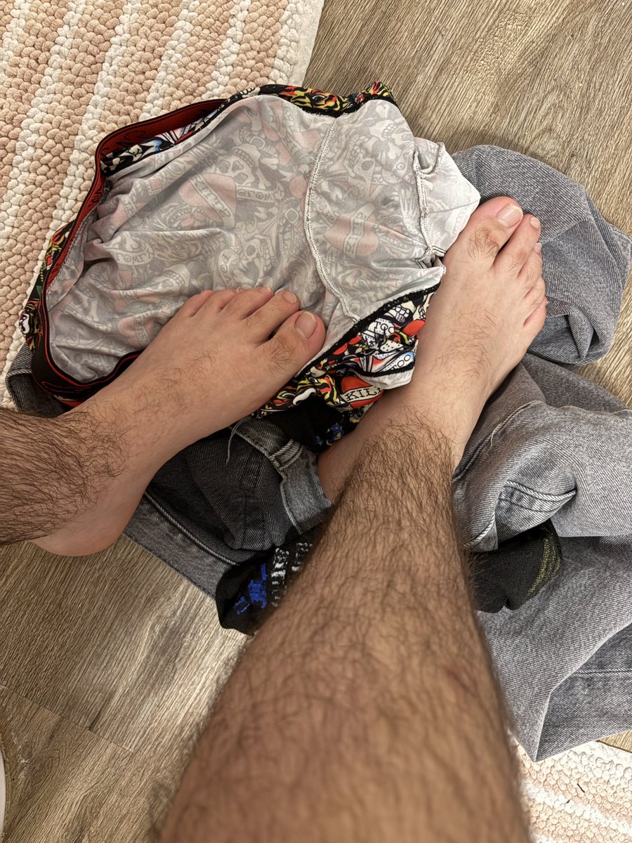 gonzfdr's tweet photo. #fypシ゚viral #feetworshi̇p #men #mlm https://t.co/6vfMztd9Bv