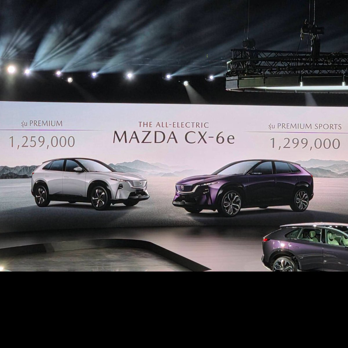 Ma_Mon's tweet photo. Mazda CX-6e เปิดราคามาจึ้งมาก ตะกี้นั่งดู Live อยู่ละถึงกับอ้าปากค้าง

นี่ว่าเตรียมขายดีได้เลย รถโครตสวย!! https://t.co/YbSI2nFFii