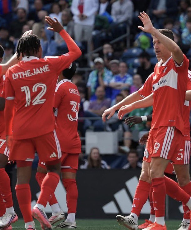 amandam4life's tweet photo. Just 2 Days after  DITHEJANE scored his 1st Bafana🇿🇦 goal, Chicago Fire🇺🇸 introduced him &amp; Lewandowski same time at 76’ minutes and they changed the game immediately 🔥 https://t.co/Gnc9Fh3gl3