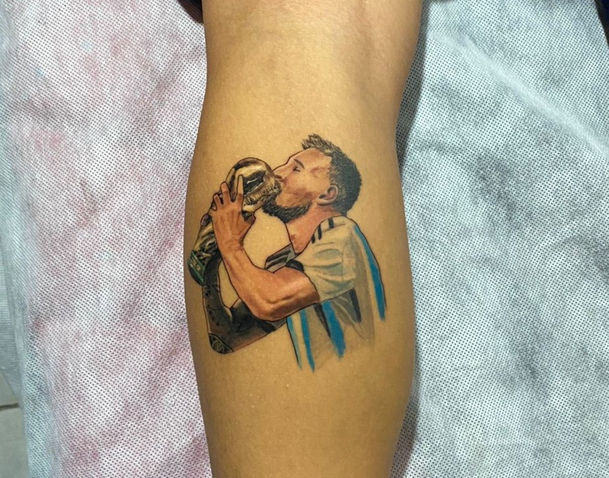 TermitoBostero's tweet photo. Ahora hablando en serio por primera vez en la noche, tengo clarísimo que Boca Juniors es lo que más me importa en mi vida, pero aún así vos me hiciste vivir la emoción más fuerte que sentí por este deporte en toda mi vida, eternamente gracias Lionel. https://t.co/gTPSTHTQRq