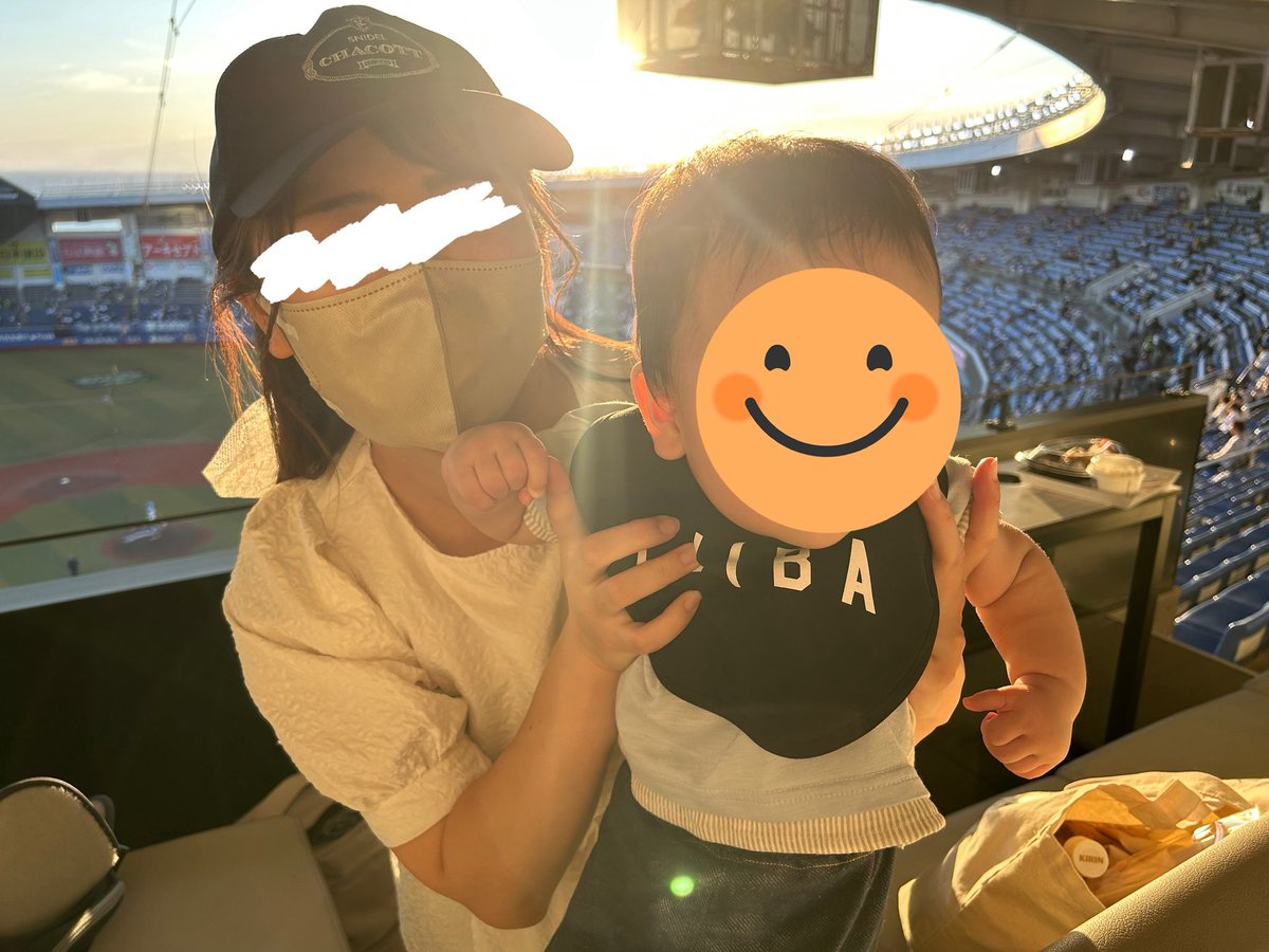 koharu_ab's tweet photo. ㊗️10ヶ月🎊
とうとう二桁！！🥹
野球観戦とか色々お出かけするのにいい季節✌️
つかまり立ちからの伝い歩きを始めたら目が離せなくてやばい…💦 https://t.co/JDcQWlK85R