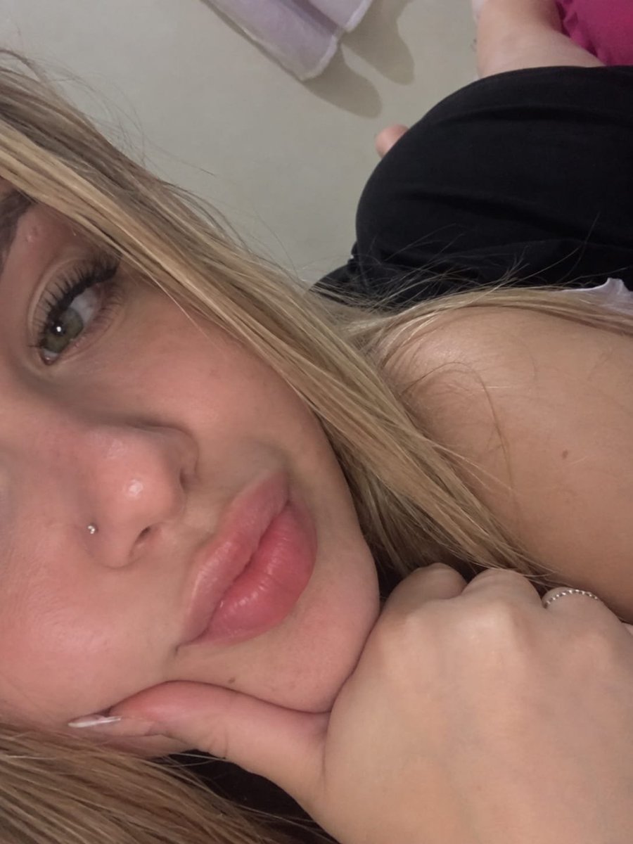 imlarysilv's tweet photo. Loirinha caiu na Net com vários videos🔥 https://t.co/D8m9NfLFap