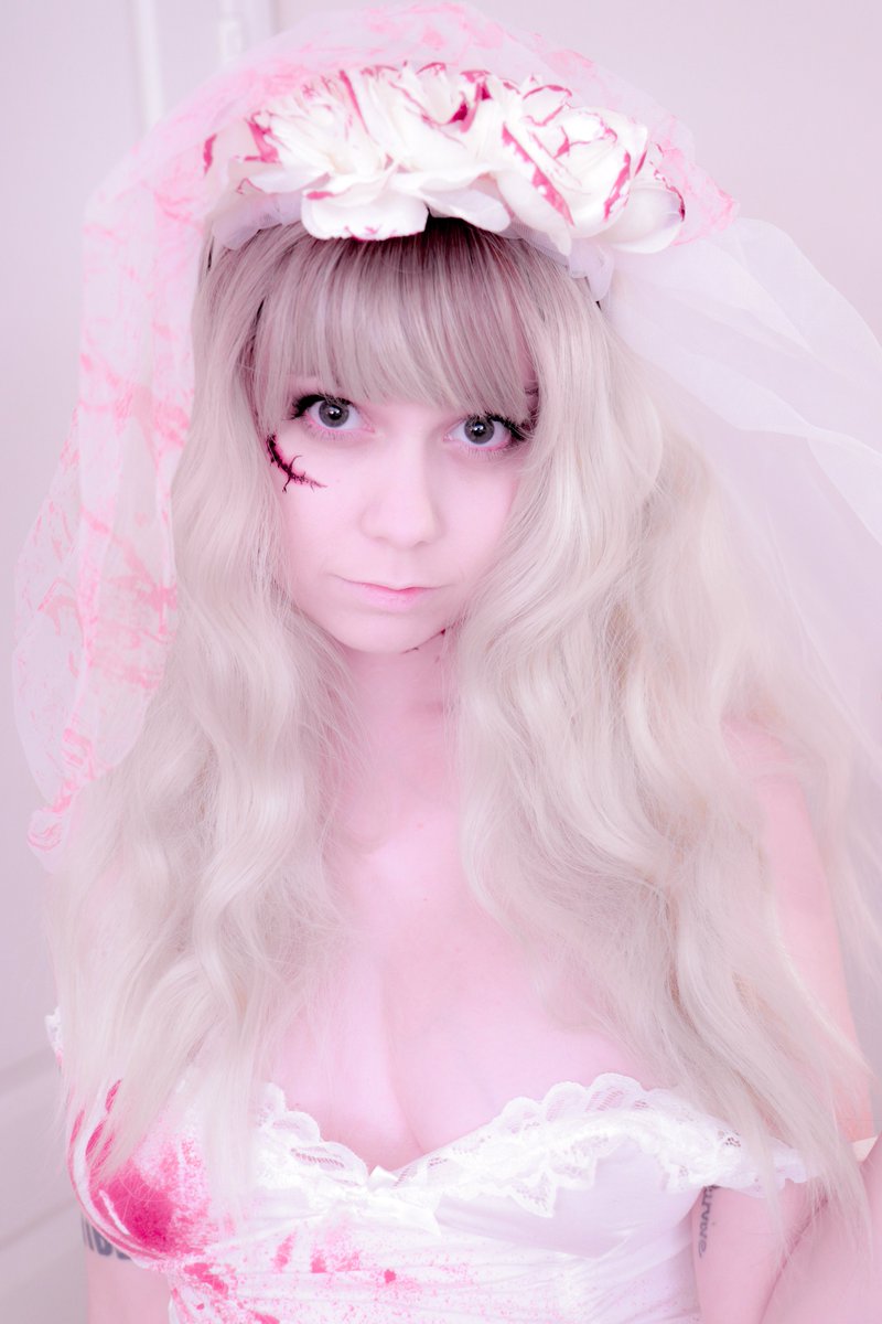 Runesyy's tweet photo. Im online doing #ChaturbateHalloween @chaturbate ! https://t.co/MqT81KZ1sx