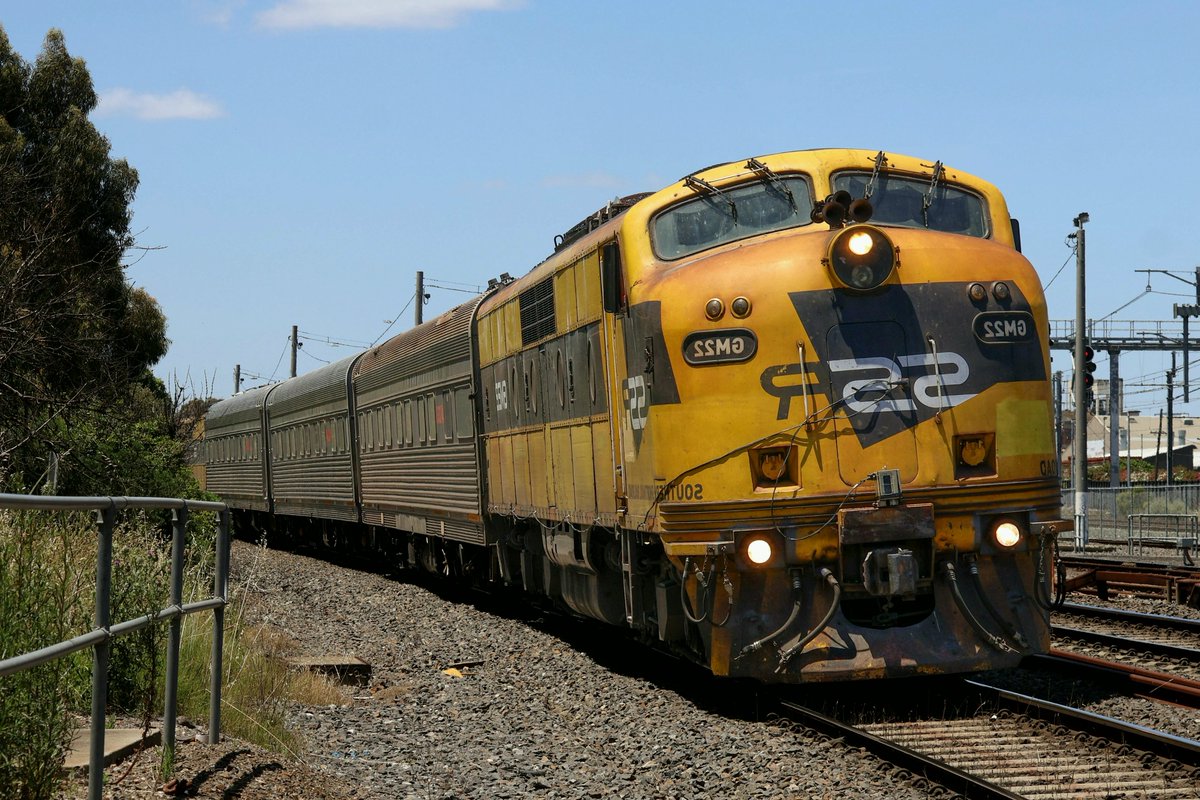 carreguytin's tweet photo. I don't think there's a single train fan that doesn't adore the Streamliner design of locos
#Laughing #LISALOUISVUITTONSS27 https://t.co/H3ONl50lr2