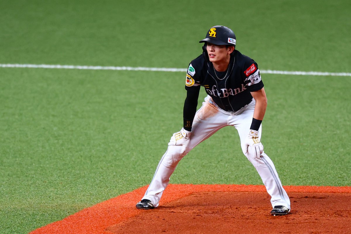 takafullc2's tweet photo. 【成績プレイバック】

周東佑京選手

試合：127
打率.275
本塁打：4
安打：133
二塁打：20
三塁打：5
打点：39
盗塁：30🏅
四球：42
出塁率.337

4年連続5度目の盗塁王を獲得！

試合数、安打数、打点など多くの部門でキャリアハイとなりました！

#sbhawks #鷹フル https://t.co/SmR0rE9zid