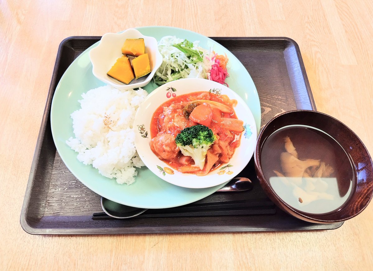 CafeOozora's tweet photo. こんにちは！はな子です！！

本日の日替わりは、
チキントマト煮です！！

本日の小鉢は、
かぼちゃ煮です！！

ぜひ、お越し下さい〜🤗

#カフェおおぞら
#本日の日替わり
#本日の小鉢
#就労支援B型 https://t.co/zjzqpseRZi