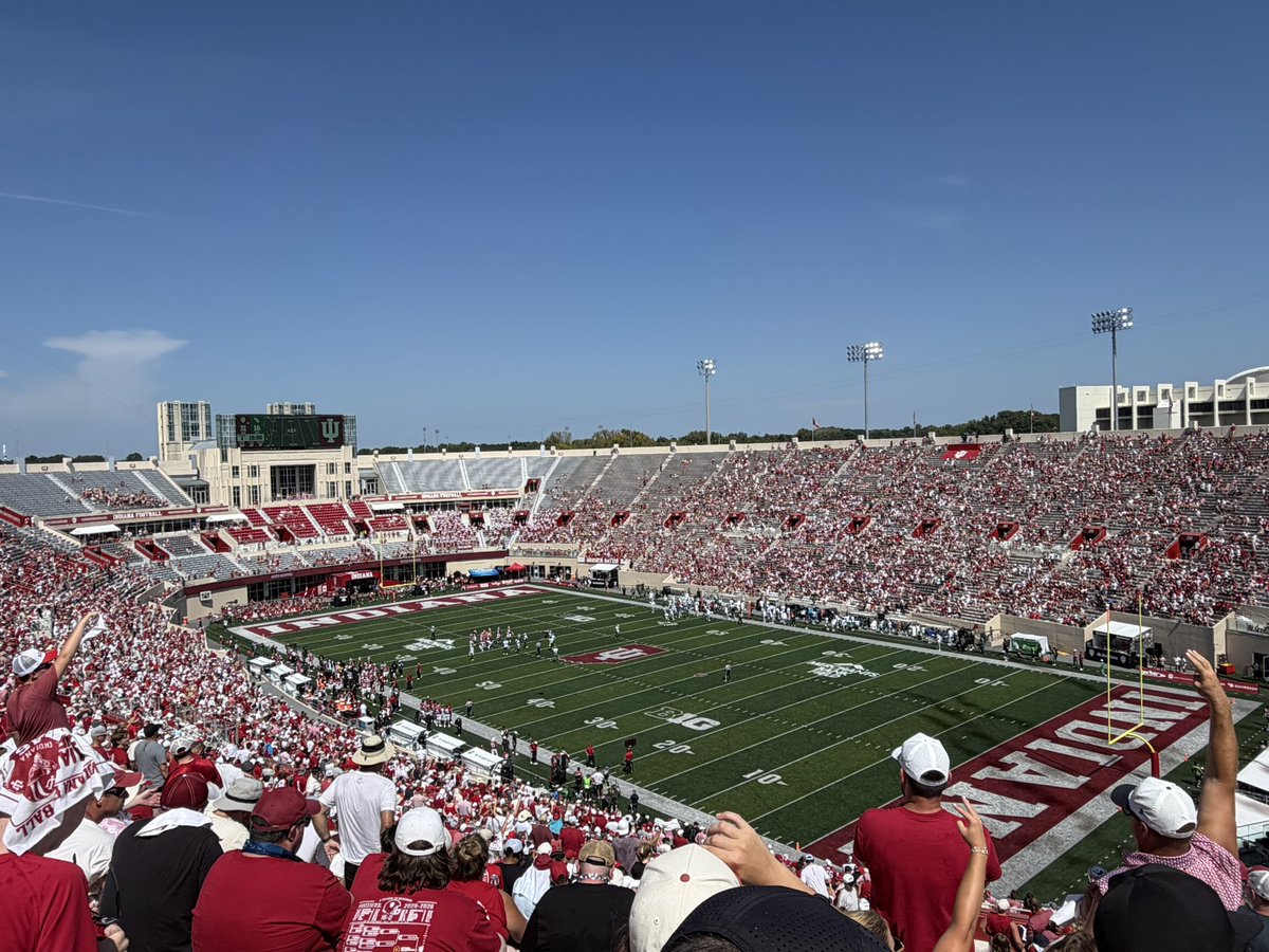 IndianaJonesMVP's tweet photo. @HoosierPourke @CornAndMoreCorn nah i was at the week 1 game against north texas https://t.co/GwPl6J5Ext