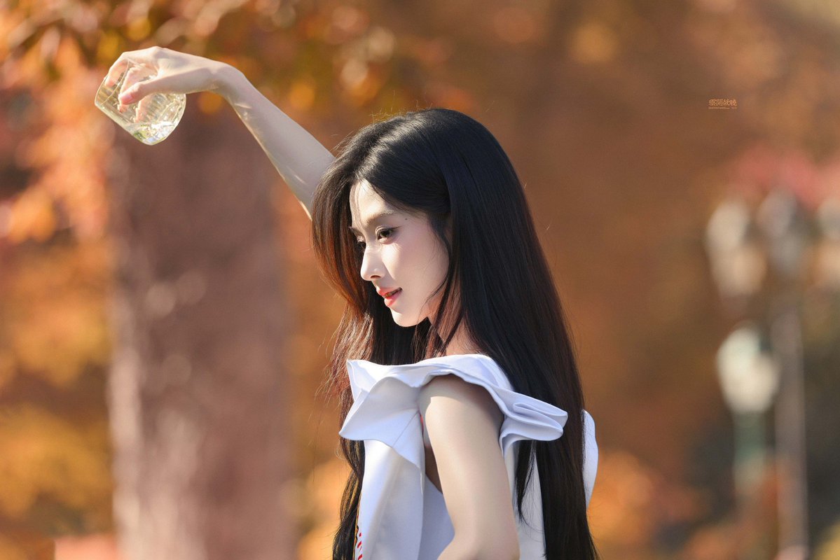 Lulovable's tweet photo. Xiao mirip ju jingyi pas gini https://t.co/LkHl4fpYPA