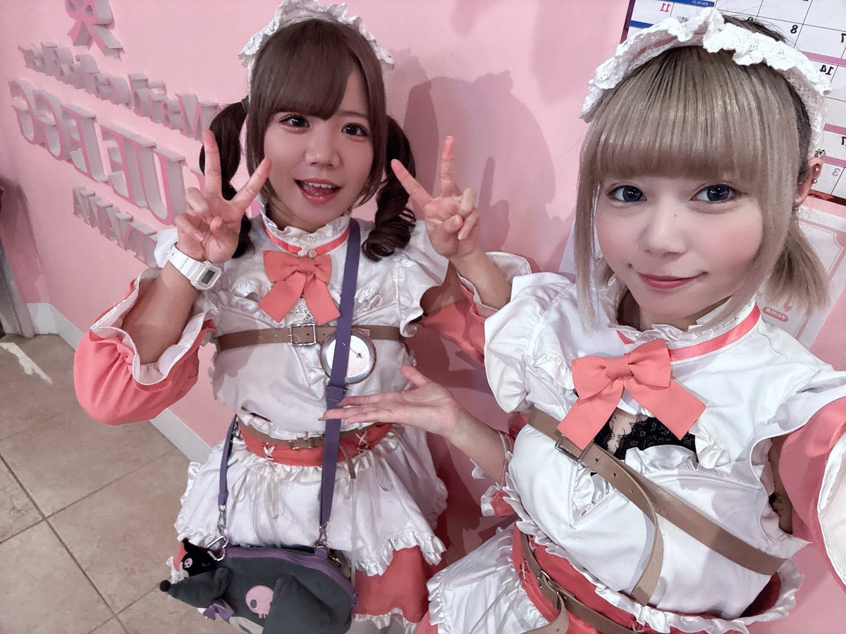 OkinawaEgg's tweet photo. ブルーエッグ沖縄オープンいたしました！
本日のお給仕メイドちゃんは、

りん🐿
らら🌟
ちむ🍓

です！
ここな🍥ちゃんはお休みになりました🥺
ららちゃんラスト制服です！

ご帰宅お待ちしております🖤 https://t.co/3XO7KLuqxv